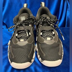 Adidas D.O.N. Basketball shoe